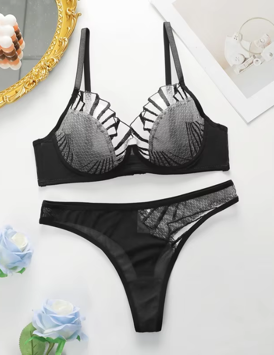 Ultra-Thin Breathable Nylon Bra Set – Solid Color Mesh Design for a Natural Look