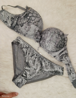 Velvet Bridal Bra & Panty Set – Luxurious Underwire Push-Up Lingerie