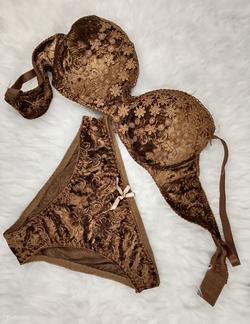 Velvet Bridal Bra & Panty Set – Luxurious Underwire Push-Up Lingerie