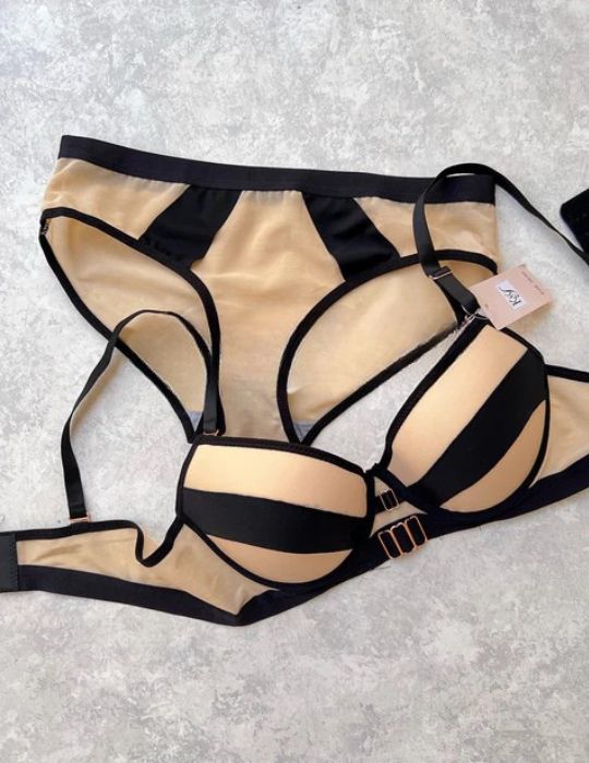 Padded Wired Bra & Panty Set – Elegant Lace & Comfortable Support